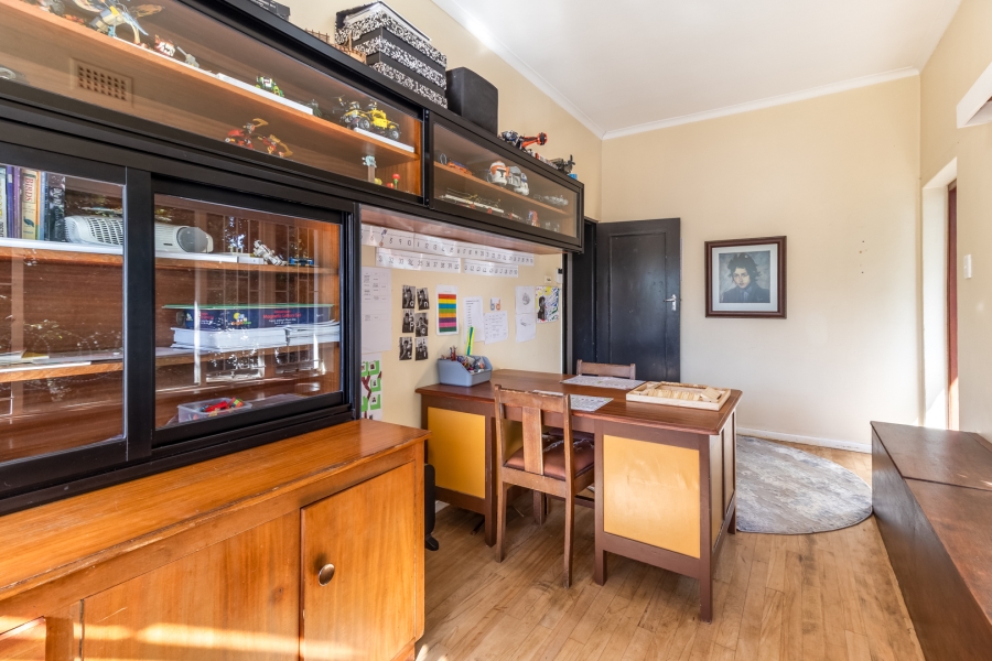 5 Bedroom Property for Sale in Uitsig Western Cape